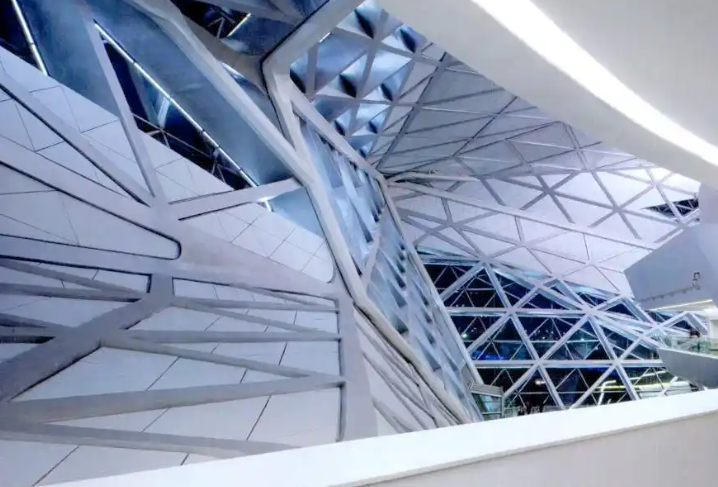 湟中钢结构不仅是工程技术，更是融合历史、艺术与哲学的载体！