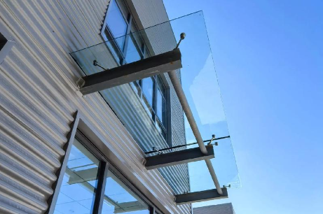 湟中为什么要给钢结构雨棚打孔!